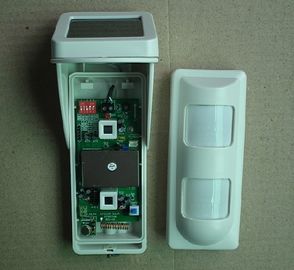 Ngoài trời dò báo động chuyển động Với Solar Power hai thành tố công nghệ phát hiện PIR độc lập